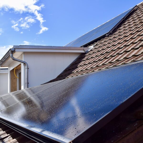 Grimm Solartechnik AG - Photovoltaik Flachdach-Anlage