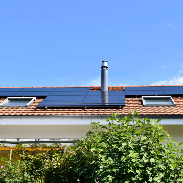 f9bccf29-487a-44a2-b394-1c251042074f Grimm Solartechnik AG - Photovoltaik Aufdach-Anlage